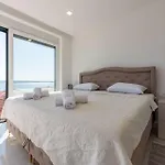 A'more Seafront, Villa