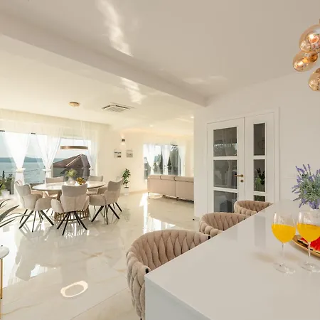 Villa A'more Seafront, Maslenica