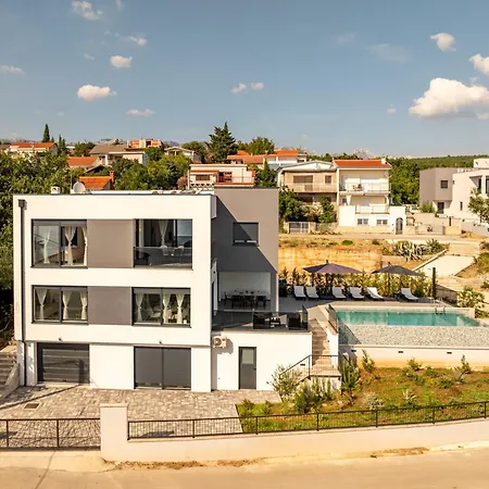 A'more Seafront, * Maslenica