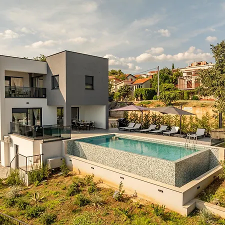 Villa A'more Seafront, Maslenica