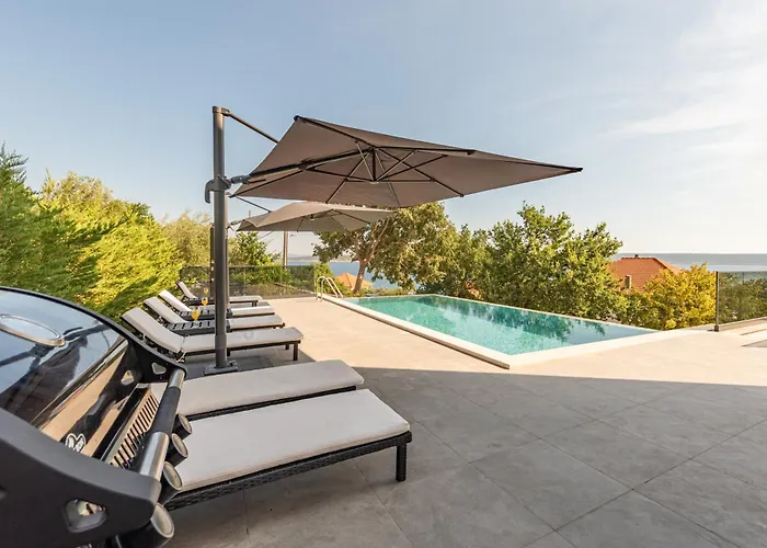 A'more Seafront, * Maslenica