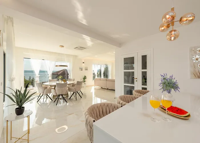 Villa A'more Seafront, Maslenica