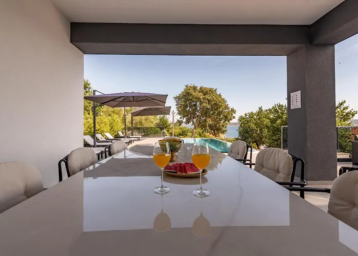 A'more Seafront, 마슬레니차